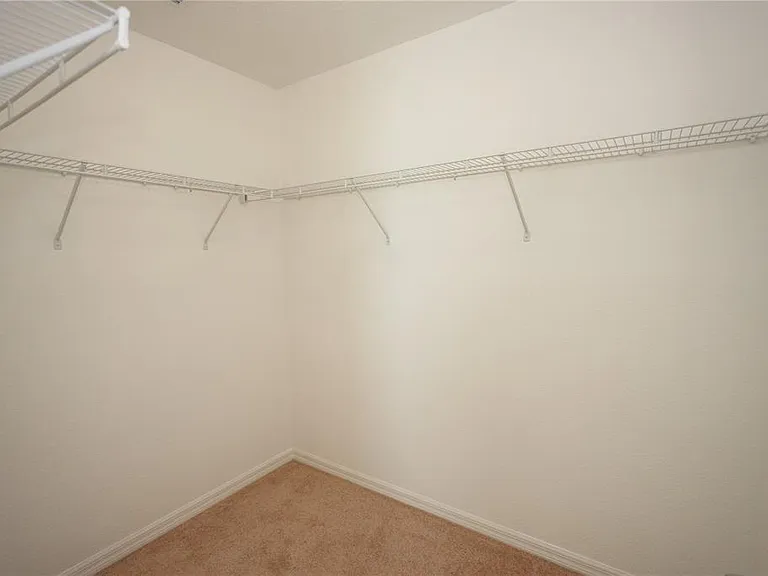 2926 Youngford St — Photo 23