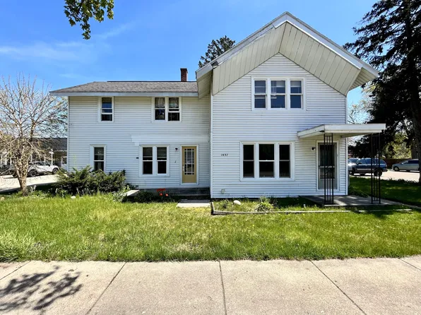 1837 Ruddiman Dr, Muskegon, MI 49445