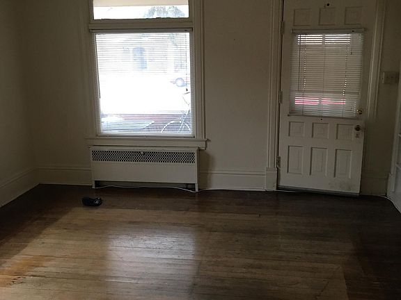 5th image of 412 E Spruce St APT 1