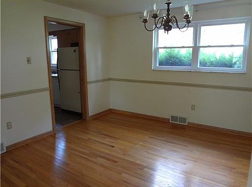 5th image of 4989 Meadow Park Dr
