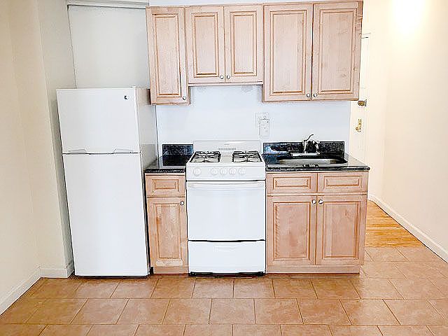 2nd image of 42 W 72nd St APT 7A