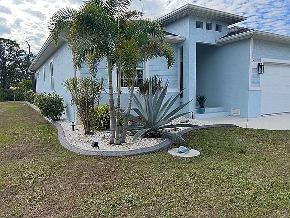 3rd image of 109 Flower Rd