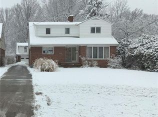 2130 N Taylor Rd, Cleveland Heights, OH 44112