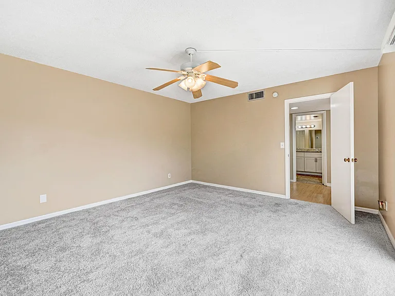 2111 Vista Oaks Cir NE — Photo 30