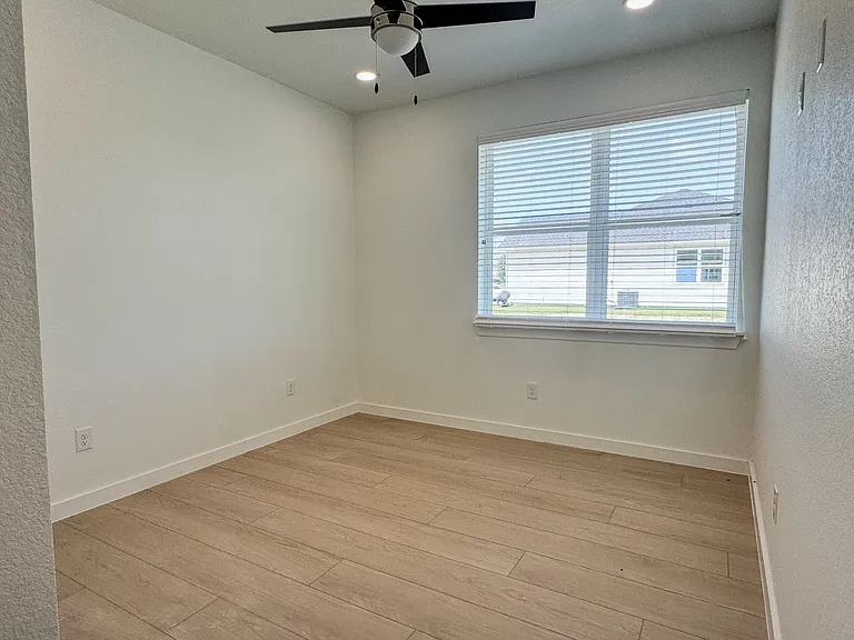 140 Zion Rd — Photo 15