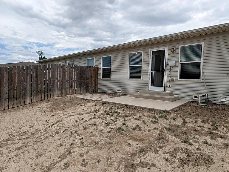 1834 Estates Dr #B — Photo 12
