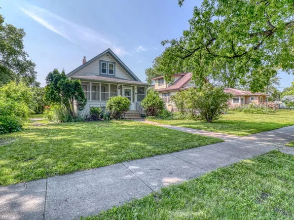 1544 5th Ave S, Fargo, ND 58103