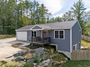 86 Long Shores Dr, Barrington, NH 03825