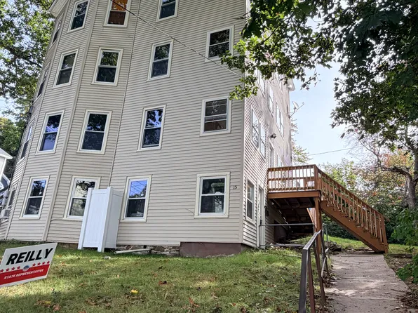 15 Oriole St APT 2, Gardner, MA 01440