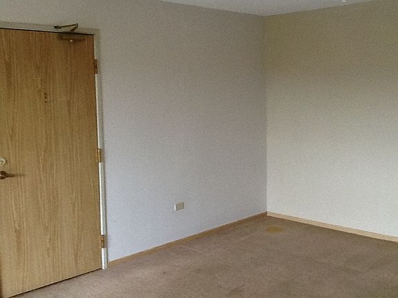 3rd image of 1920 Country Dr APT 302