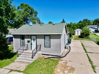 1102 1st St NE, Mandan, ND, 58554