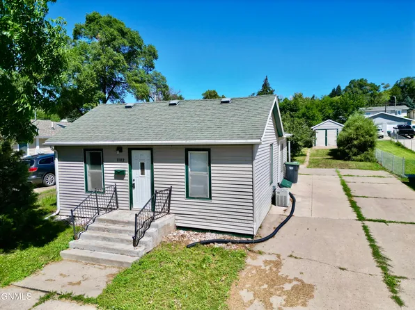 1102 1st St NE, Mandan, ND 58554