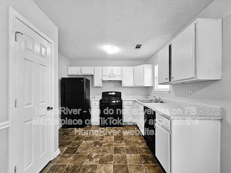 3010 Stonebridge Creek Dr — Photo 3