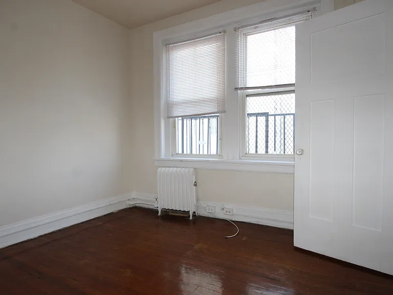 Avon Apartments — Photo 6