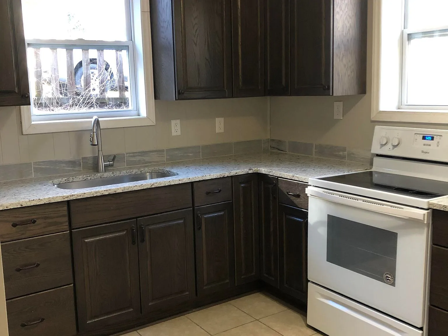 1 bed, 1050 sqft, $1,450 — Photo 2