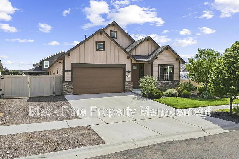 3 bed, 2.0 bath, 2030 sqft, $2,800 — Photo 3