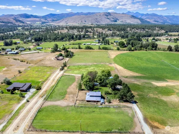 667 Twisp Winthrop Eastside Road, Winthrop, WA 98862