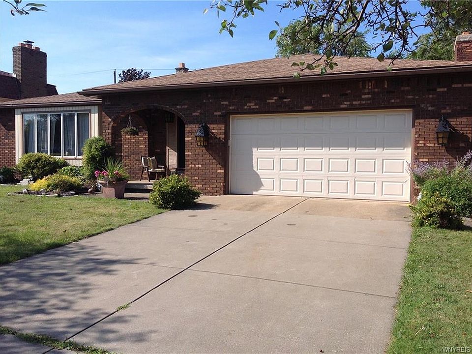 1st image of 118 S Prince Dr