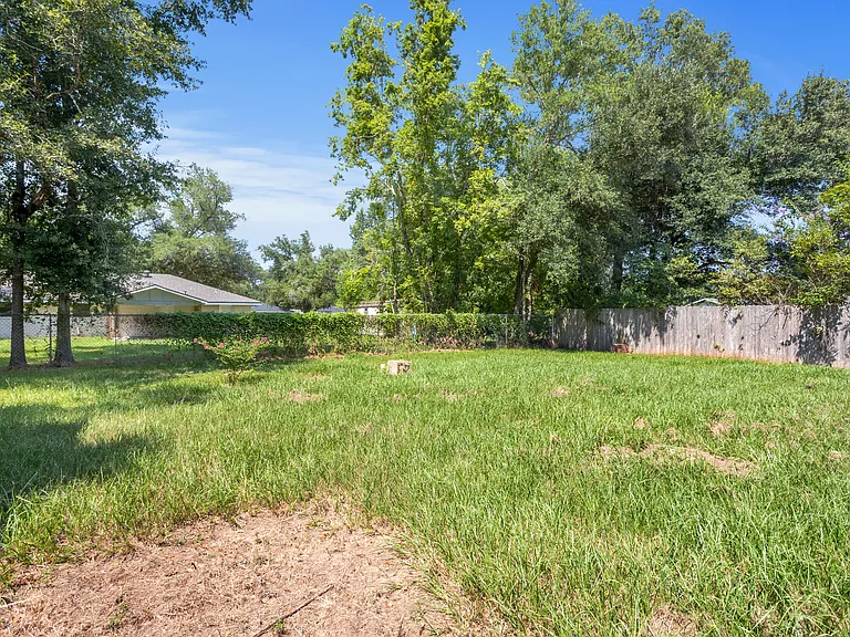1918 Orchid St — Photo 34