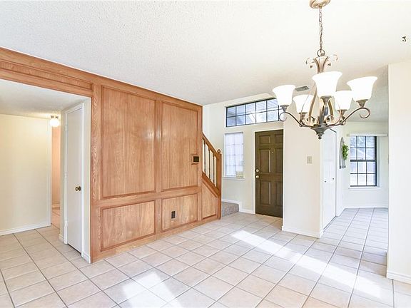 4th image of 4133 Briar Hill Dr