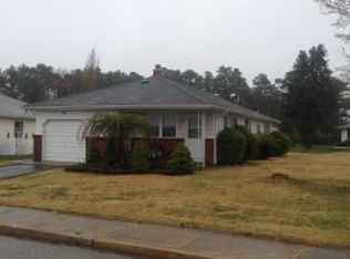 102 Guadeloupe Dr, Toms River, NJ 08757