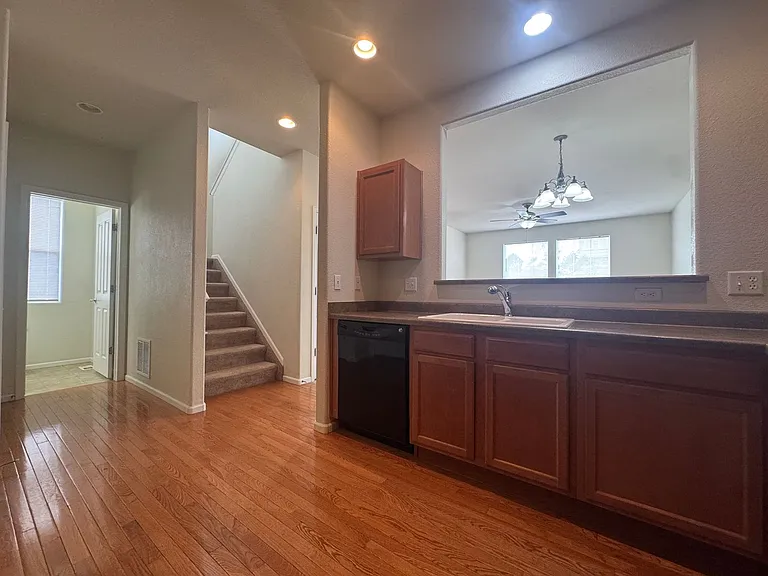 7681 Sandy Springs Point — Photo 6