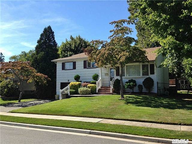 2nd image of 58 Syosset Cir
