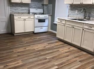 40 Riverside Dr, Suffern, NY 10901