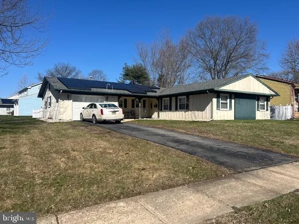 72 Edge Ln, Willingboro, NJ 08046