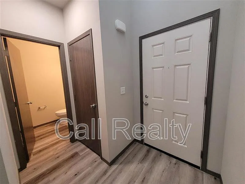 3 bed, 2.5 bath, 1500 sqft, $2,195 — Photo 2