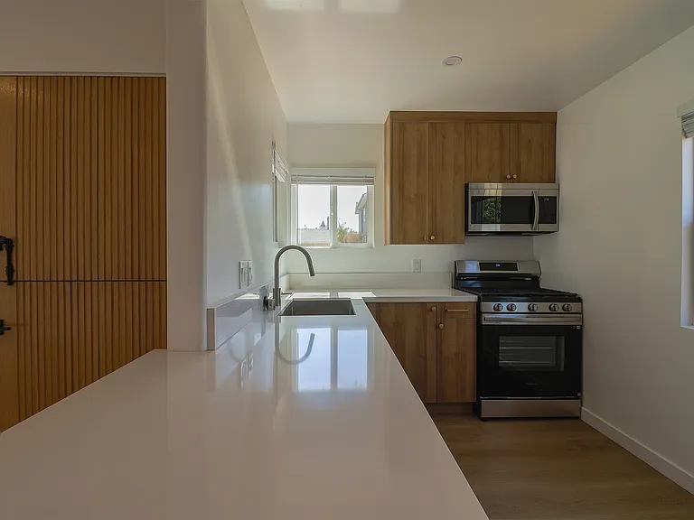 290 Walnut St #290 — Photo 4