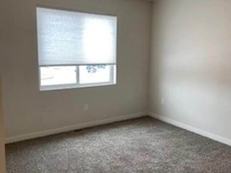 826-834 Thames Ct #1008 — Photo 47
