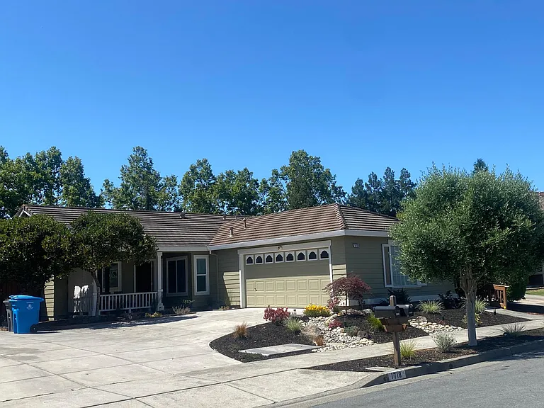 Stone Creek Dr — Photo 8