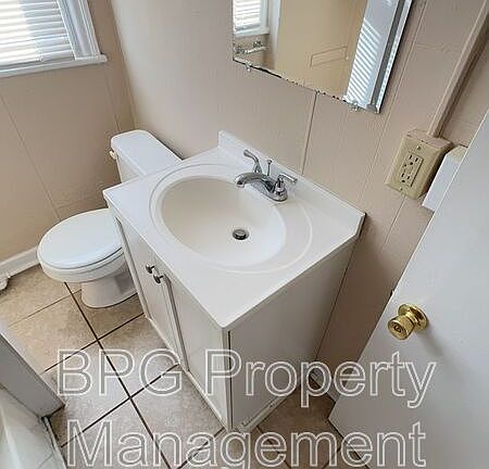 3rd image of 205 N Main St Unit 3B