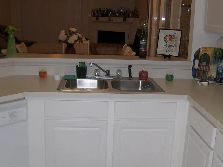 117 Avebury Ln — Photo 7