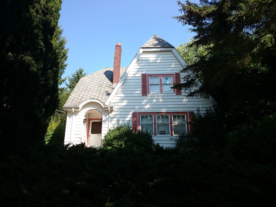 2nd image of 6046 27th Ave NE