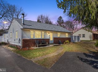 335 Walnut St, Williamstown, NJ 08094