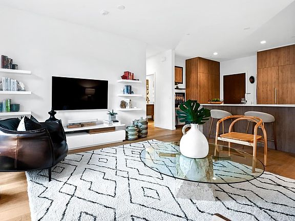5th image of 815 Tennessee St Unit 113