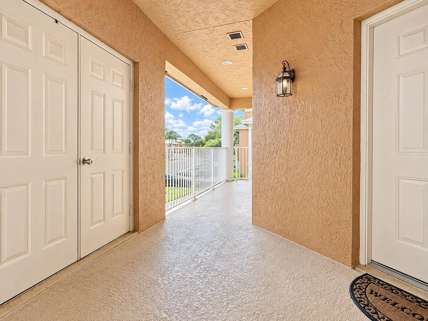 1 bed, 1.0 bath, 400 sqft, $1,300 — Photo 4