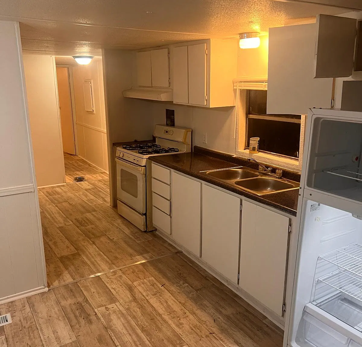 2 bed, 725 sqft, $650 — Photo 2