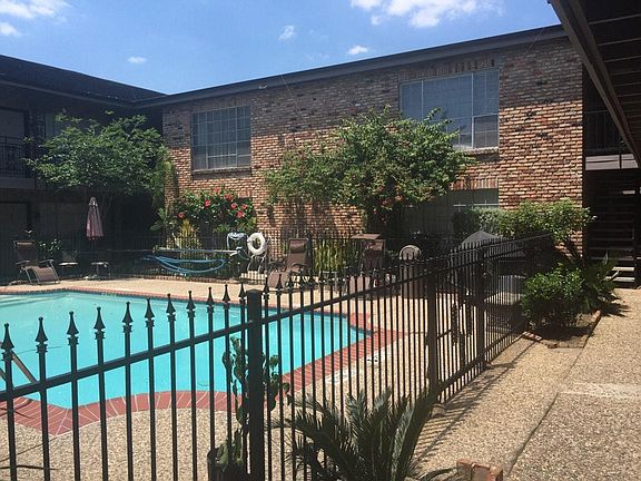 2nd image of 602 Heights Blvd #24