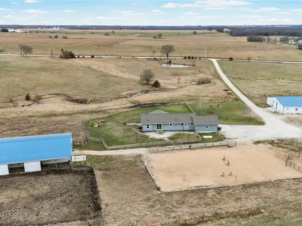 425 Hamilton Rd, Pomona, KS 66076