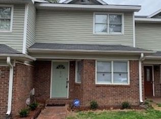 576 Townhouse Ln, Fayetteville, NC 28311