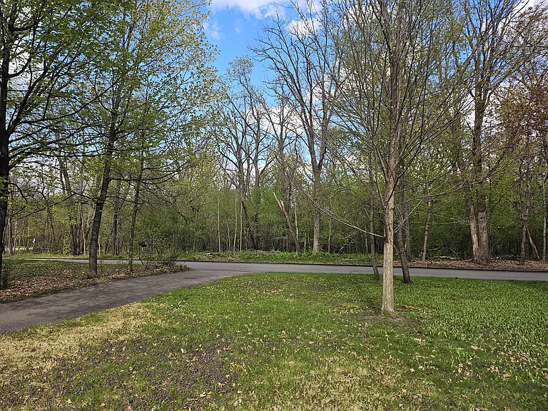 3900 Victoria St — Photo 3