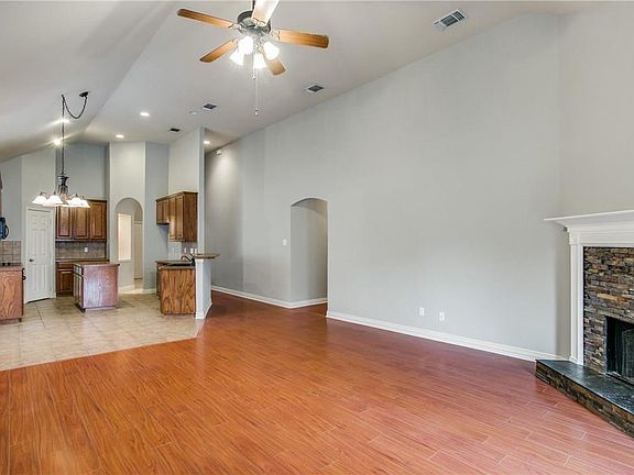 3rd image of 2801 Grand Canyon Ct