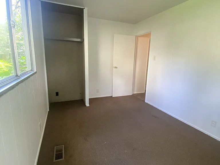 4052 Hill Ave — Photo 12