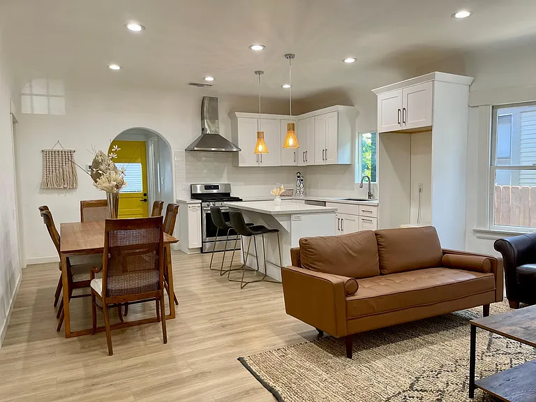 Large open concept living room/kitchen