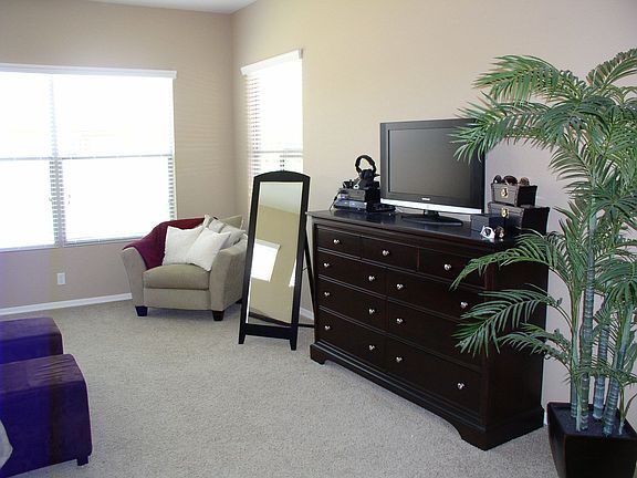 3rd image of 2962 E Sierra Madre Ave