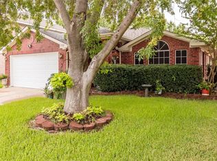 5717 Creekhollow Dr, Arlington, TX 76018