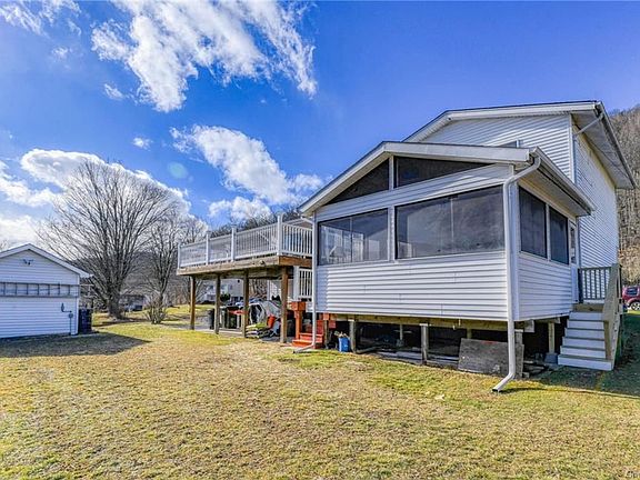 2nd image of 328 Lake Dr